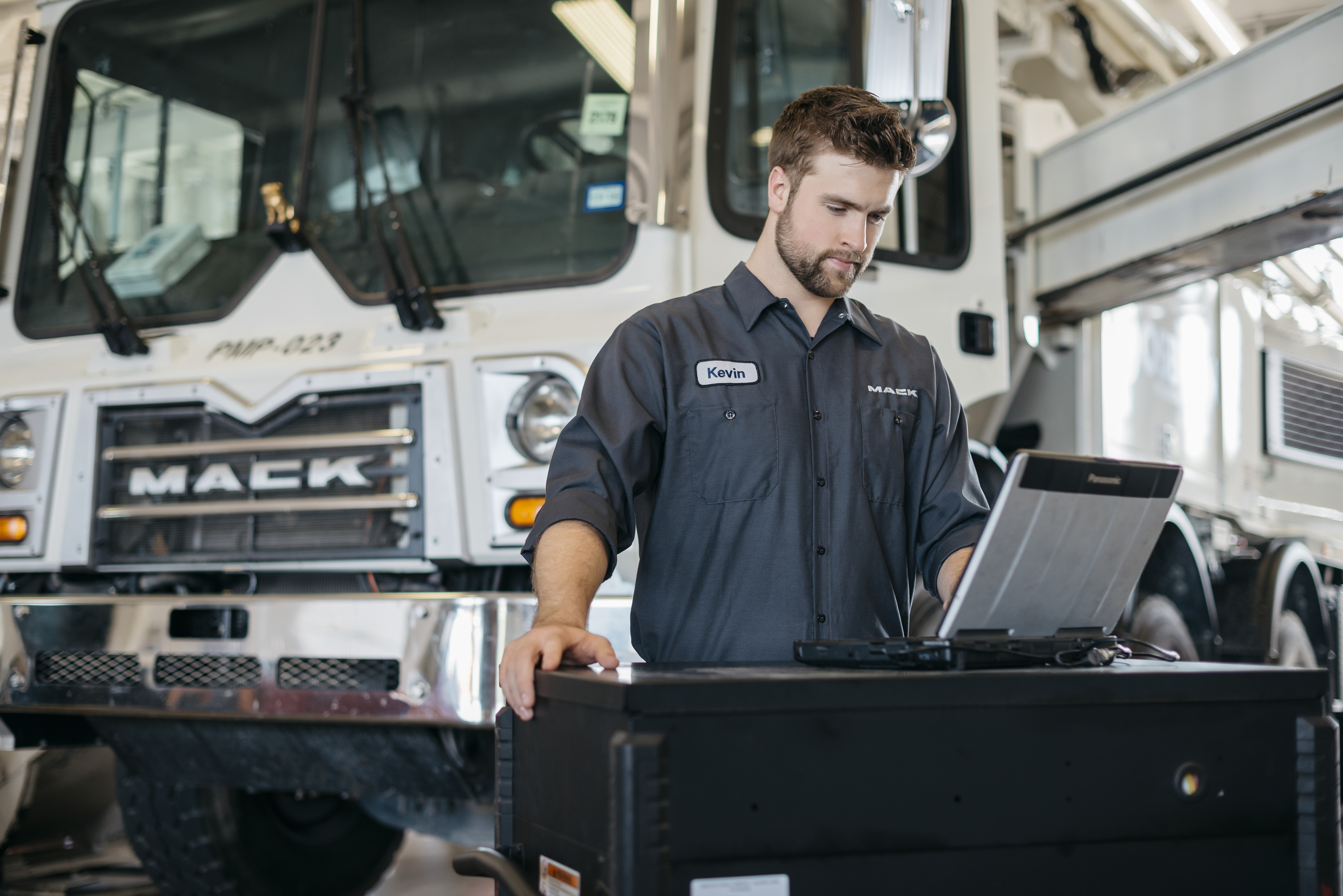 Tri-State Truck Center - Dealership Services